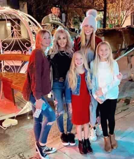 Katie Chadwick (Josh Hamilton’s Wife) Age, Bio, Height, Family, Net