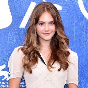 Emilia Jones Age, Biography, Height, Net Worth, Family & Facts