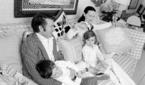 Gloria Vanderbilt Age, Biography, Height, Net Worth, Death, Family