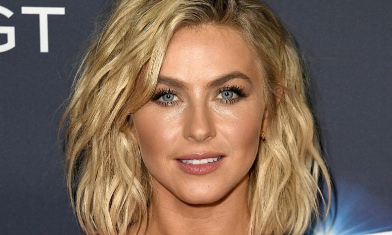 Julianne Hough biography Archives - Watch Your Favourite Artists and
