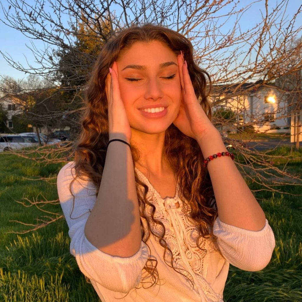 Sydney Vezina (Tik Tok Star) Age, Boyfriend, Biography, Height, Net