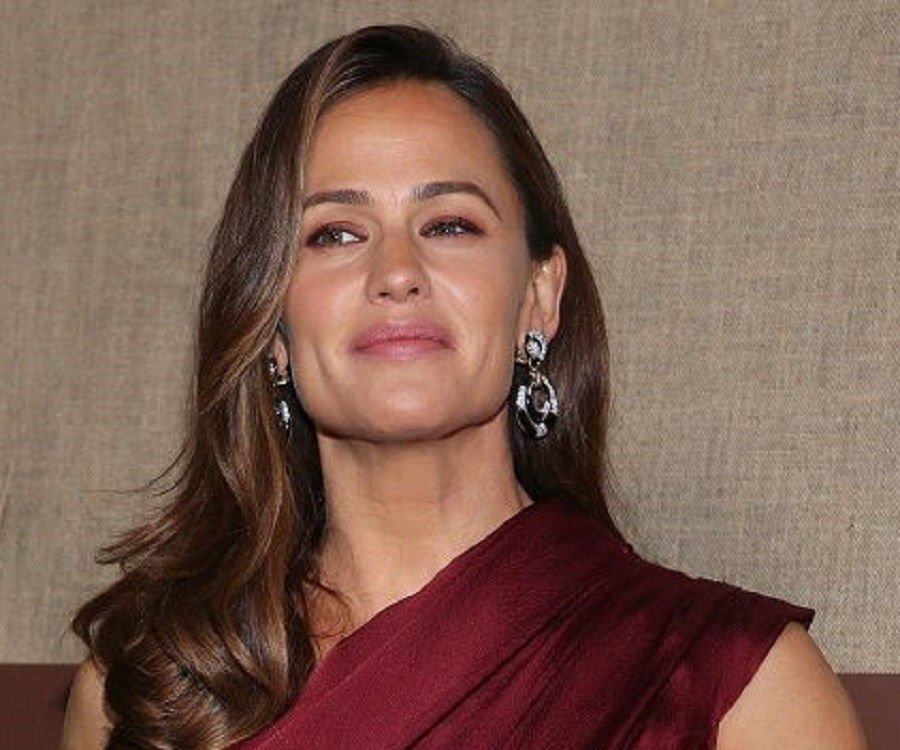 Jennifer Garner Age, Biography, Height, Net Worth, Family & Facts