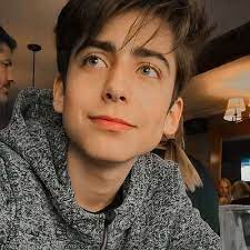 Aidan Gallagher Age, Biography, Height, Net Worth, Family & Facts