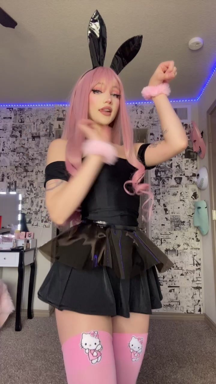 Lena Kitsune Age, Biography, Height, Net Worth, Family & Facts