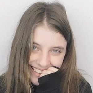 Maya Jakubowski Age, Biography, Height, Net Worth, Family & Facts