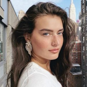 Jessica Clements image 6