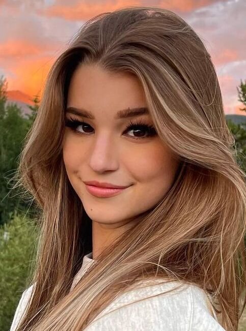 Brooke Monk Age, Biography, Height, Net Worth, Family & Facts