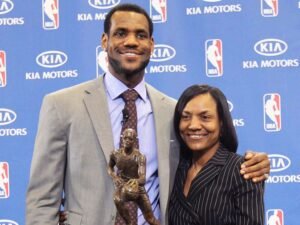 Gloria Marie James LeBron James